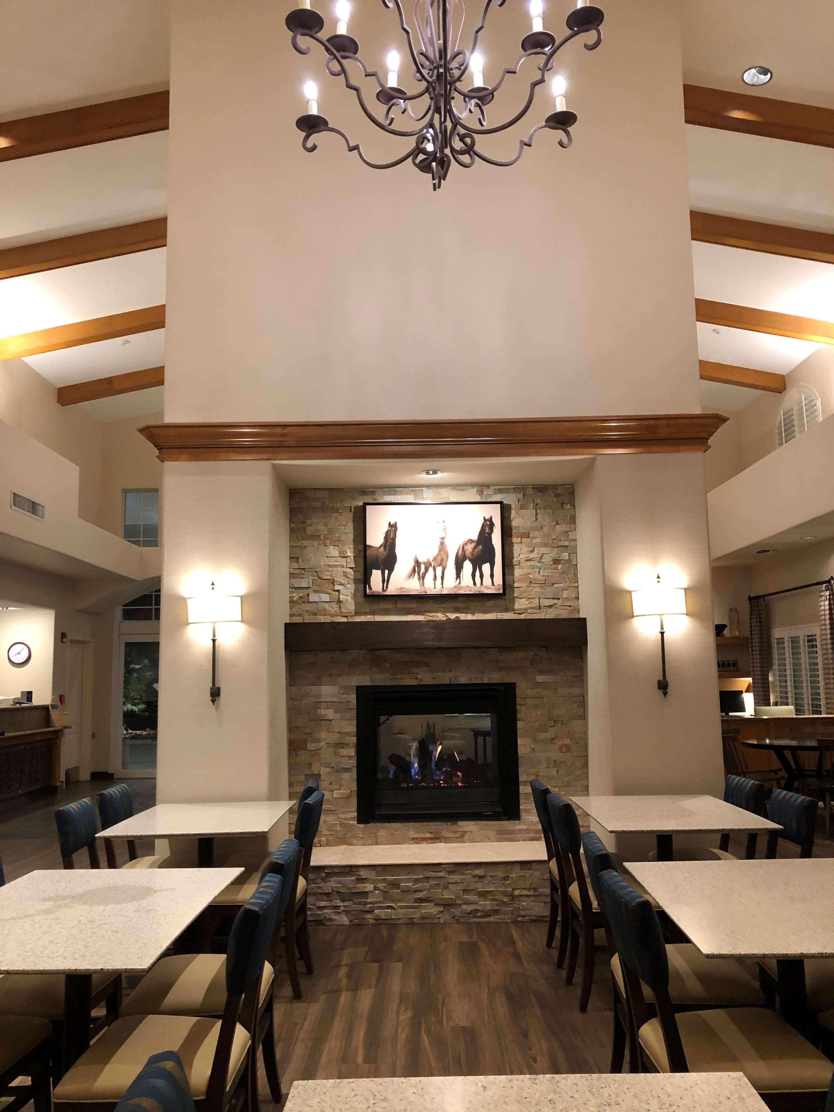 Best Western Plus A Wayfarer'S Inn & Suites Kingman Bagian luar foto