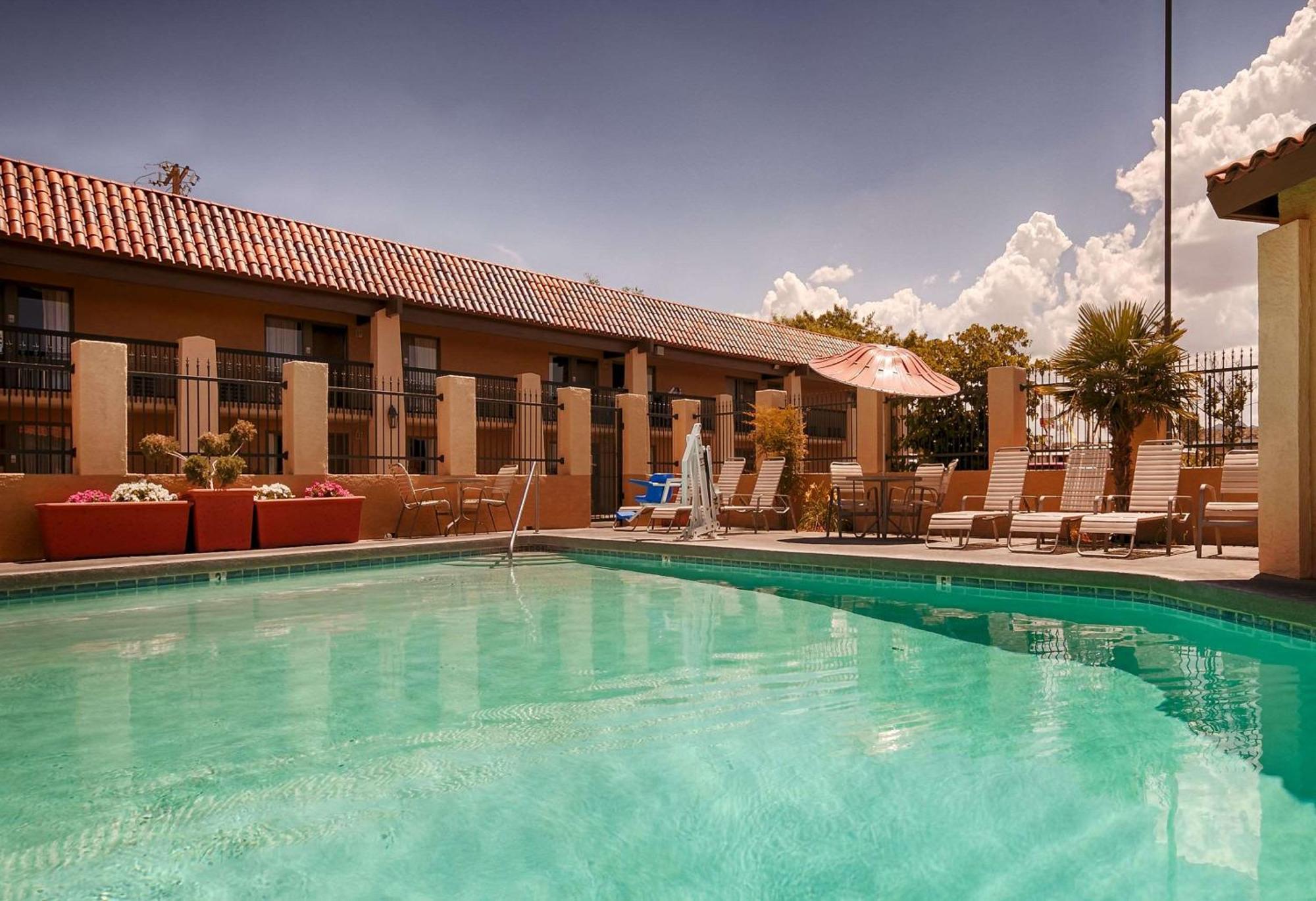 Best Western Plus A Wayfarer'S Inn & Suites Kingman Bagian luar foto