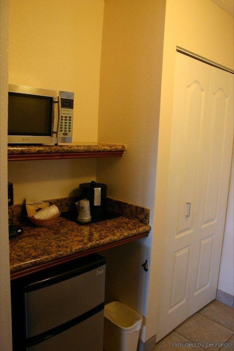 Best Western Plus A Wayfarer'S Inn & Suites Kingman Ruang foto